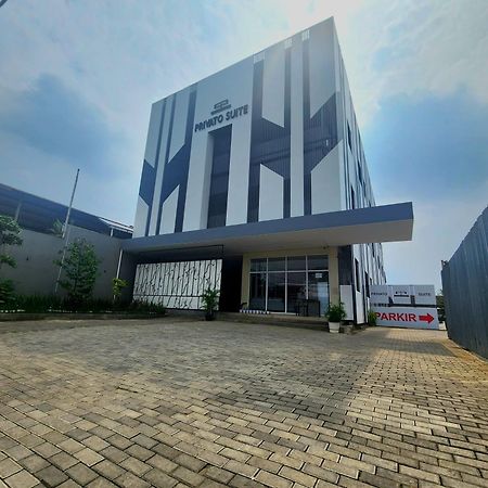 Oyo 2816 Privato Suite Kembaran Luaran gambar