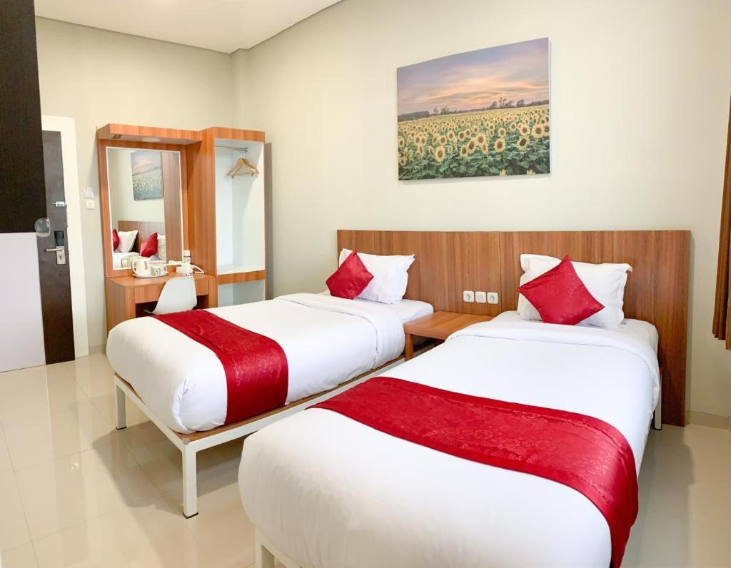 Oyo 2816 Privato Suite Kembaran Luaran gambar