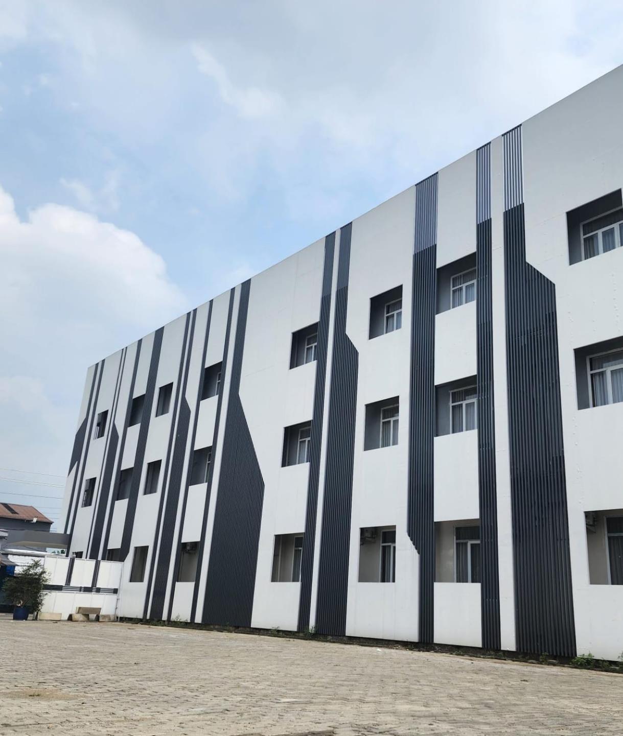 Oyo 2816 Privato Suite Kembaran Luaran gambar