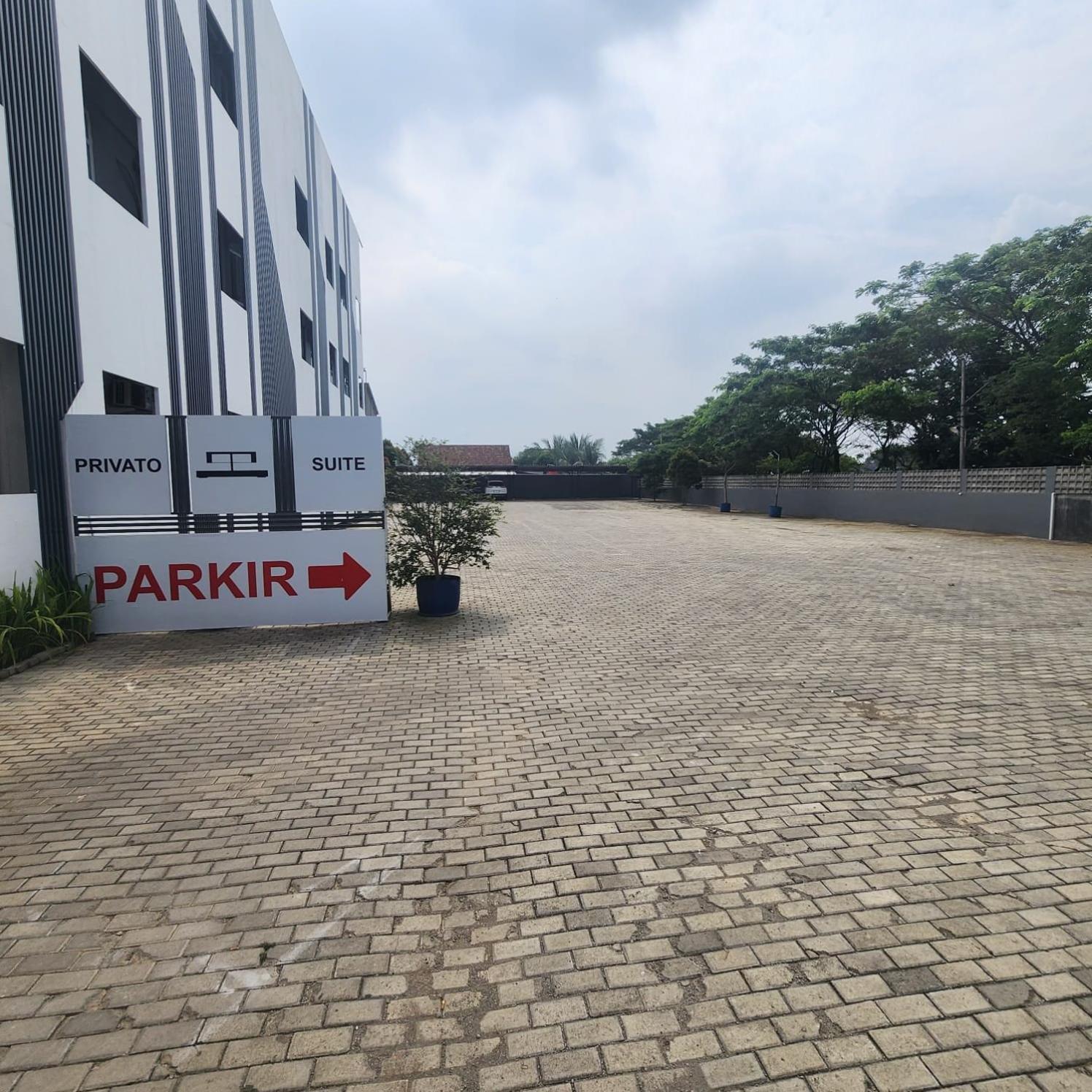 Oyo 2816 Privato Suite Kembaran Luaran gambar