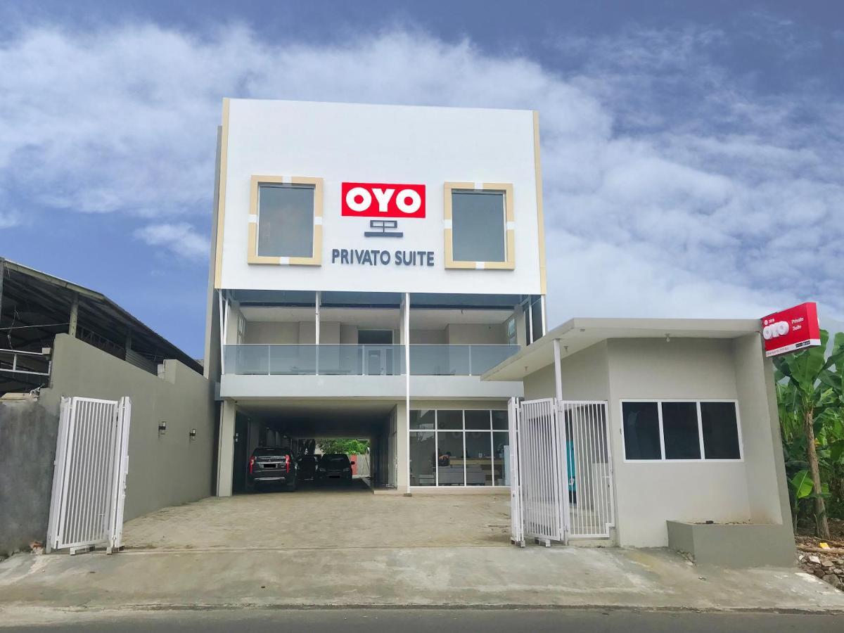 Oyo 2816 Privato Suite Kembaran Luaran gambar